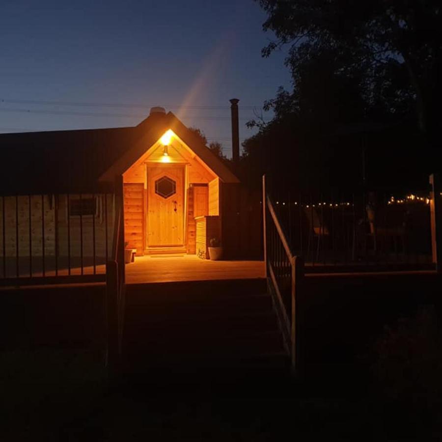 The Hive - Unique Log Cabin With Wood Burning Stove Ludchurch Extérieur photo