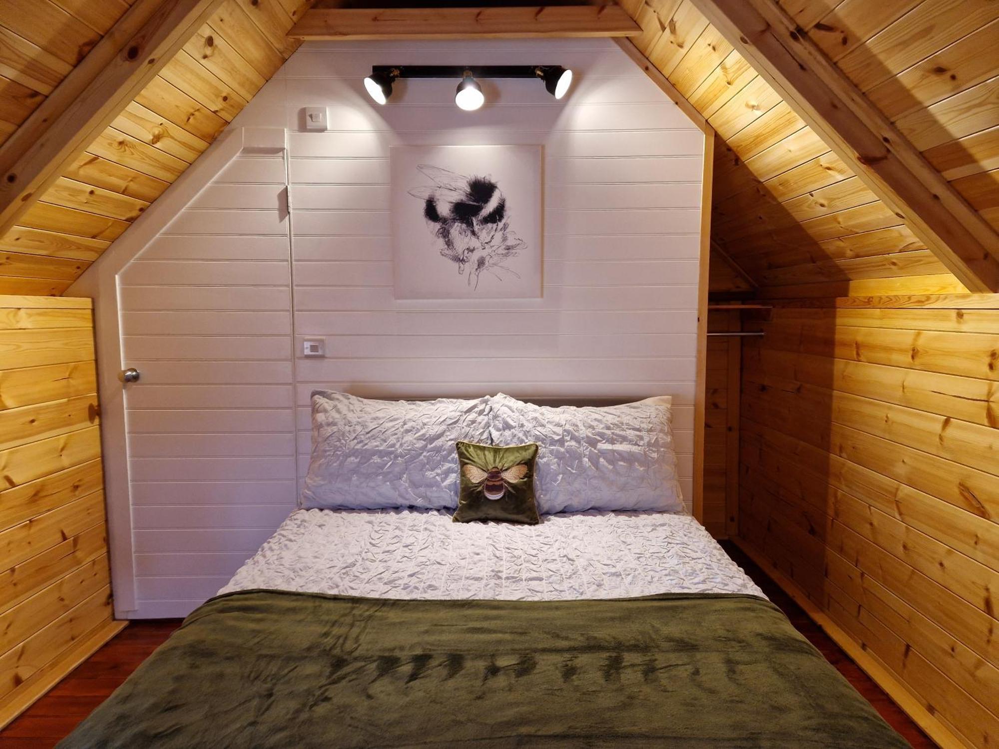 The Hive - Unique Log Cabin With Wood Burning Stove Ludchurch Extérieur photo