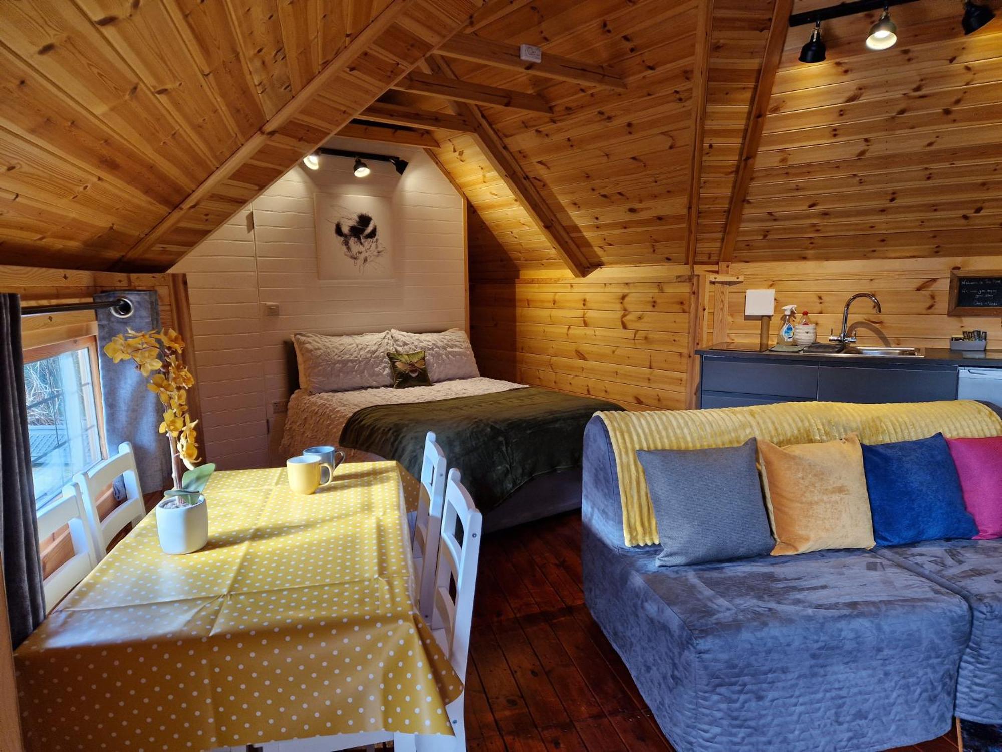 The Hive - Unique Log Cabin With Wood Burning Stove Ludchurch Extérieur photo